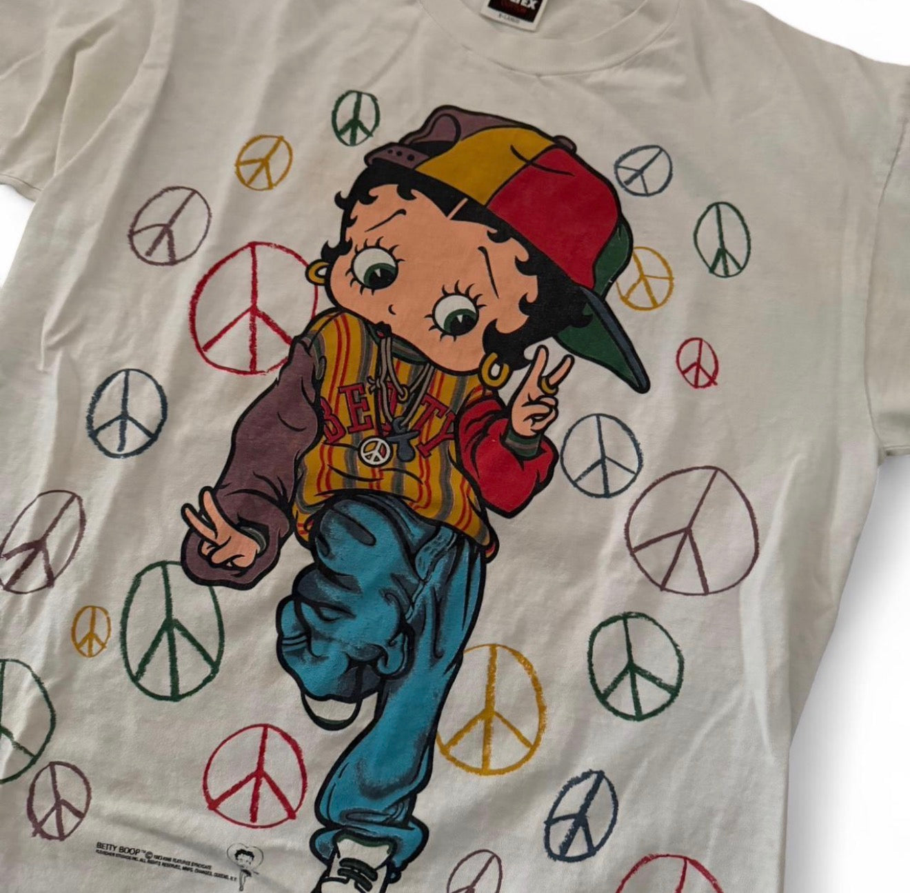 Vintage 90s Betty Boop Peace All Over hip hop t-shirt