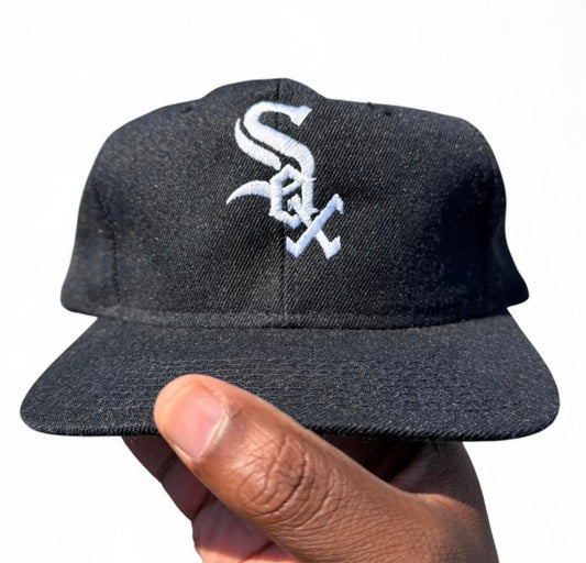 Vintage Black and white Chicago White Sox snapback hat
