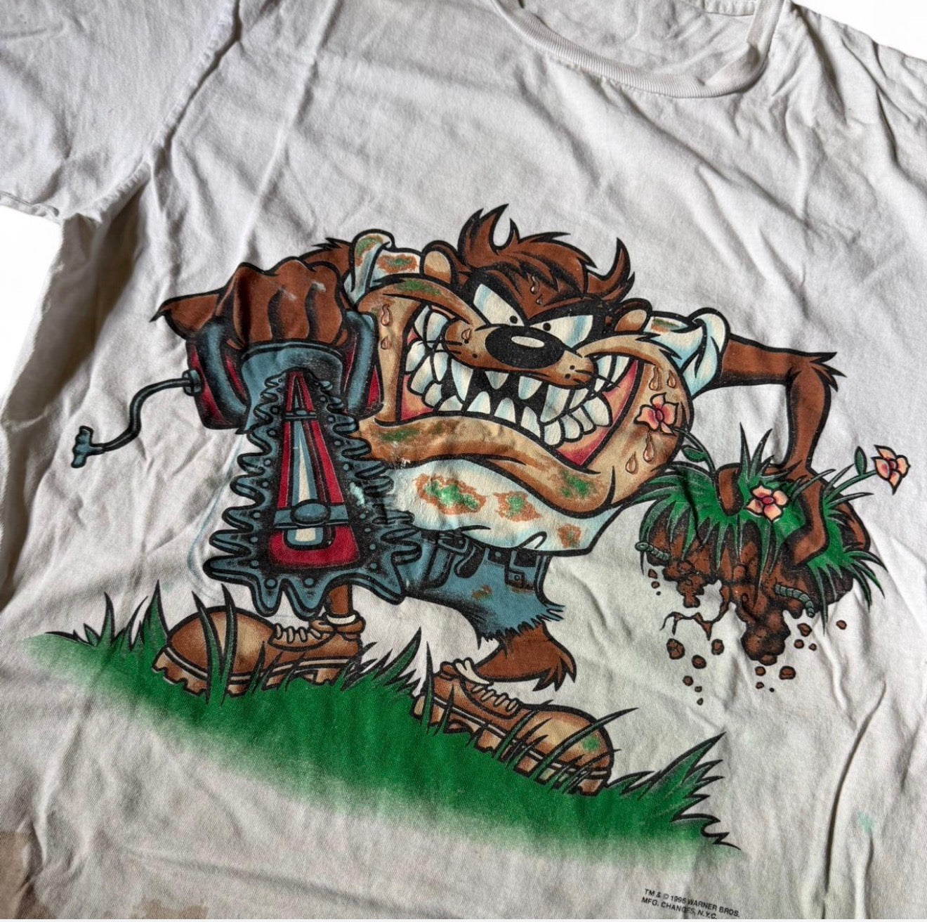 Vintage 90s Taz “Landscaping” Looney Toons T-shirt